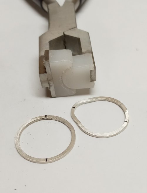 Judy Larson's Five Golden Rings Earrings - , Holiday Designs, Butane Torch, Soldering, Solder, Use nylon deep bending pliers to made a deep bend on one mark